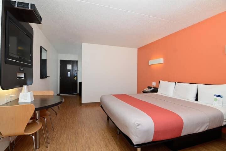 Room 12 of 28