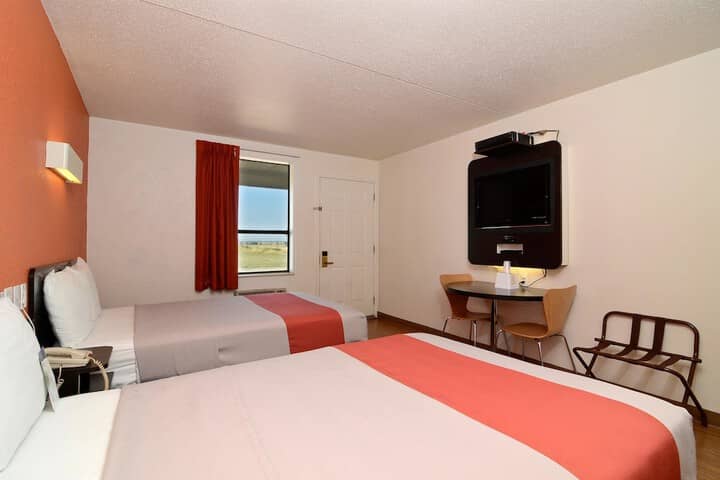 Room 8 of 28