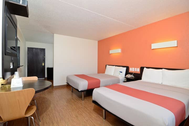 Room 5 of 28