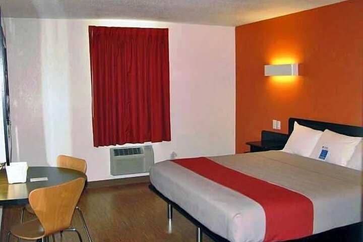 Room 15 of 28