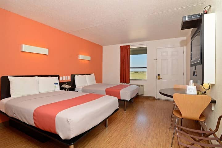 Room 7 of 28