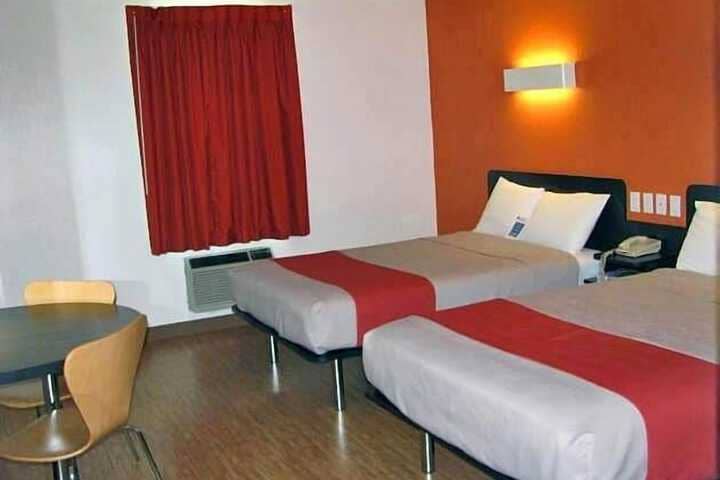 Room 16 of 28