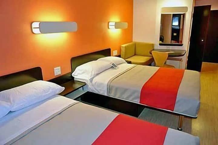 Room 20 of 28