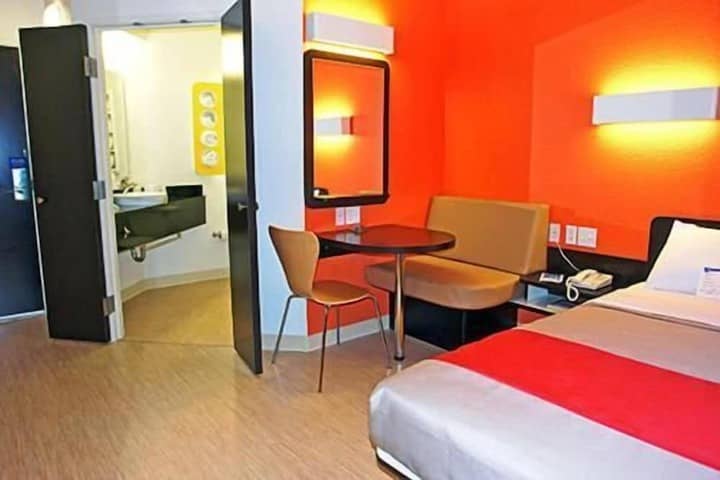 Room 19 of 28